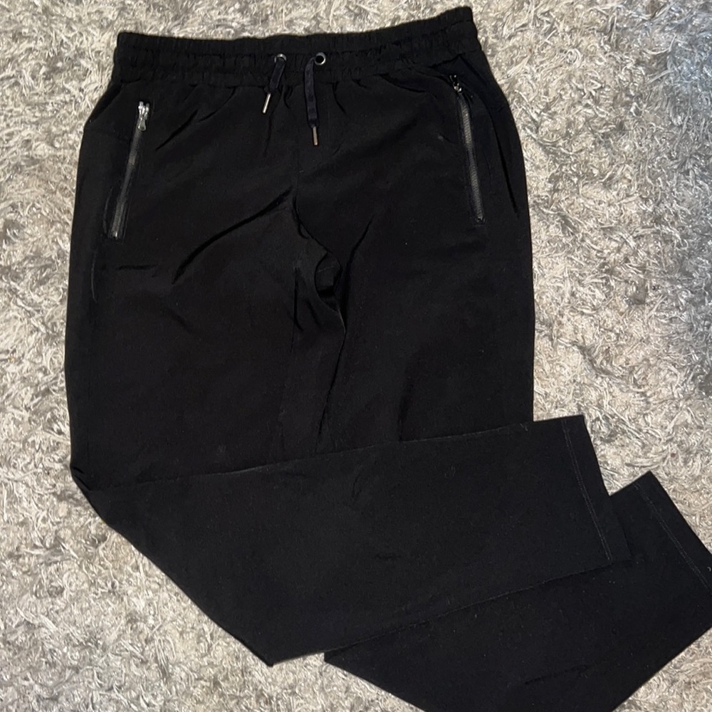 Athletic pants